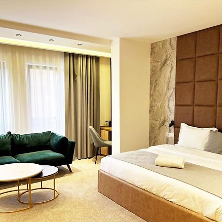 Ador Hotel North Mitrovica Exteriér fotografie