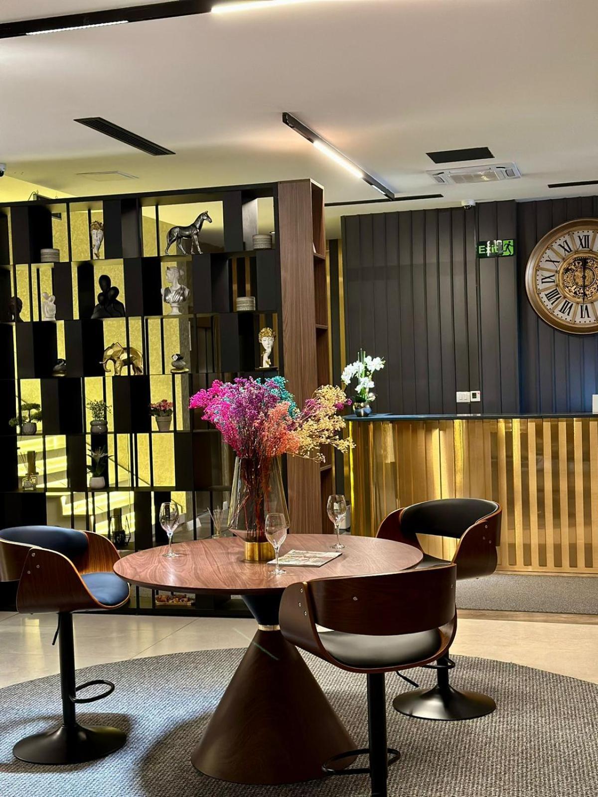 Ador Hotel North Mitrovica Exteriér fotografie